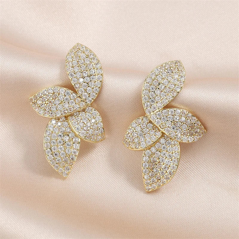 Luxury Shiny Micro-set Zircon Leaf Earrings for Women Exquisite AAA CZ Symmetrical Earring Wedding Jewelry