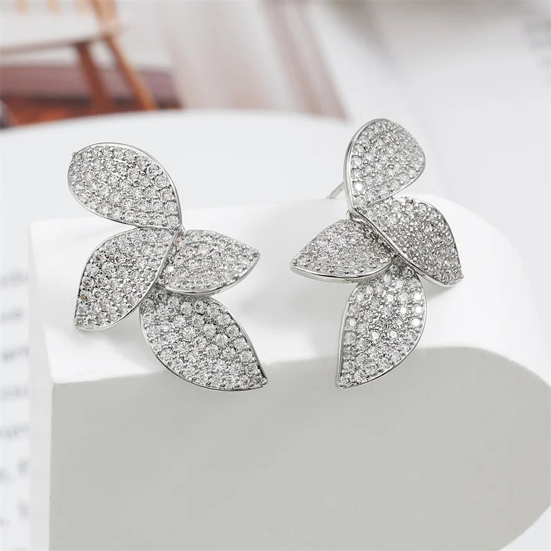 Luxury Shiny Micro-set Zircon Leaf Earrings for Women Exquisite AAA CZ Symmetrical Earring Wedding Jewelry