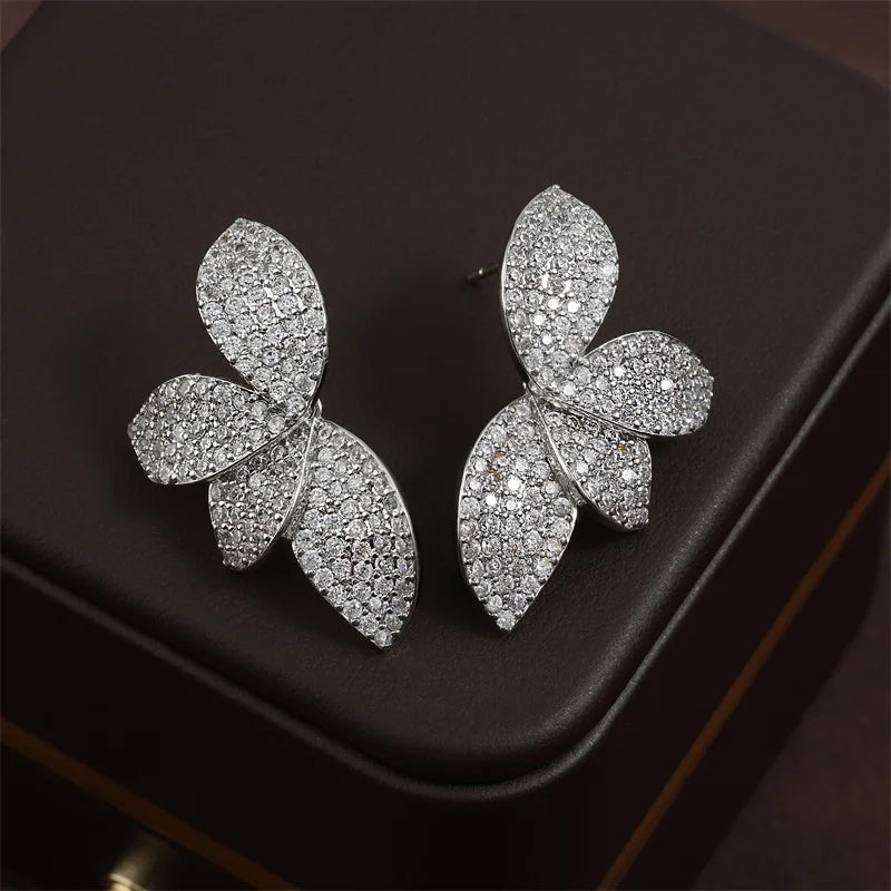 Luxury Shiny Micro-set Zircon Leaf Earrings for Women Exquisite AAA CZ Symmetrical Earring Wedding Jewelry