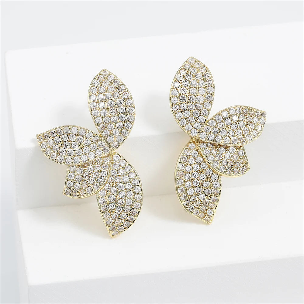 Luxury Shiny Micro-set Zircon Leaf Earrings for Women Exquisite AAA CZ Symmetrical Earring Wedding Jewelry