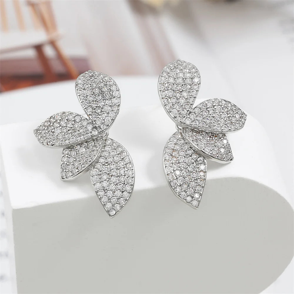 Luxury Shiny Micro-set Zircon Leaf Earrings for Women Exquisite AAA CZ Symmetrical Earring Wedding Jewelry